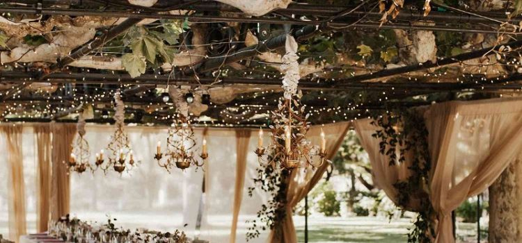 TIPS FOR DECORATING YOUR TABLES FOR YOUR WEDDING RECEPTION