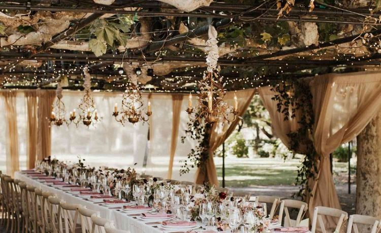 TIPS FOR DECORATING YOUR TABLES FOR YOUR WEDDING RECEPTION